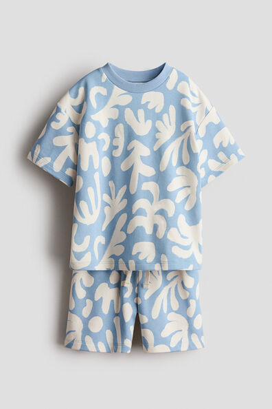 2-piece T-shirt and shorts set