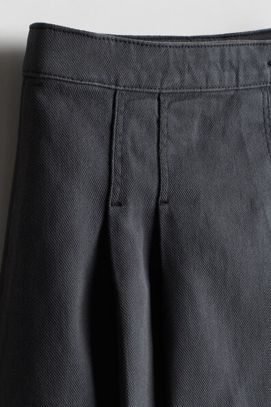 Pleated skirt