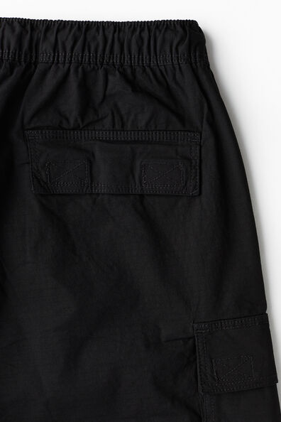 Чёрный