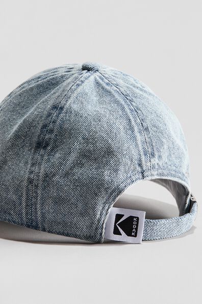Motif-detail cap