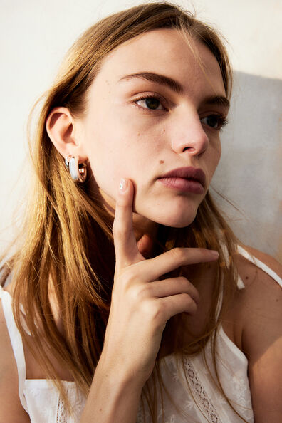 Белый
