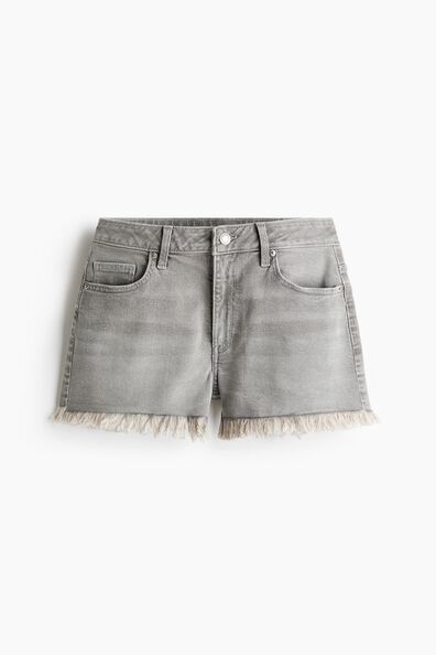 Frayed denim shorts
