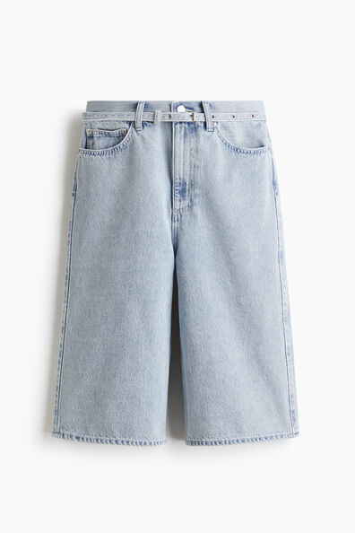 Belted Bermuda shorts