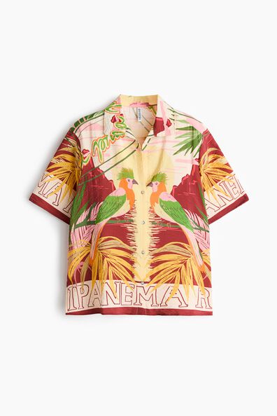 Short-sleeved patterned shirt