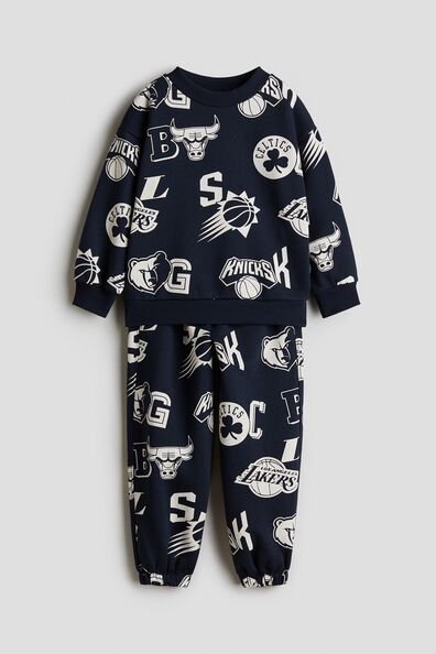 2-piece printed sweatshirt and joggers set