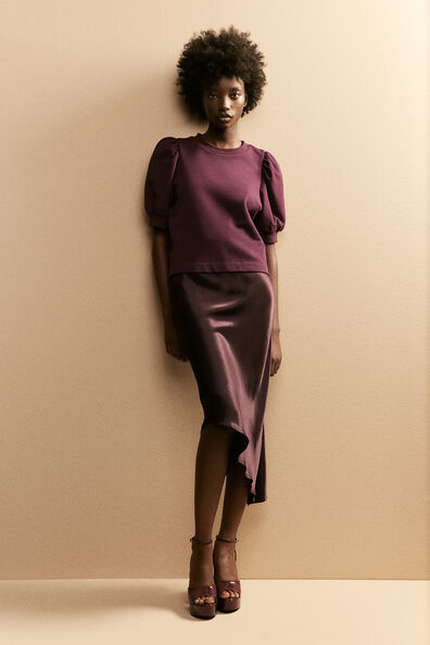 Puff-sleeved top