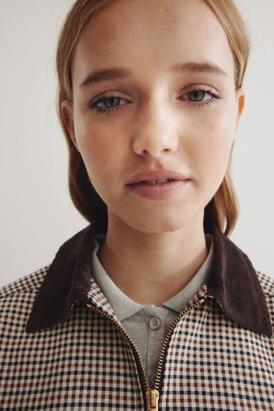 Бежевый