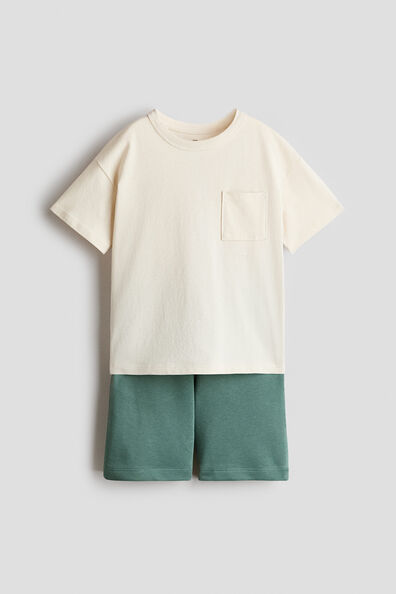 2-piece T-shirt and shorts set
