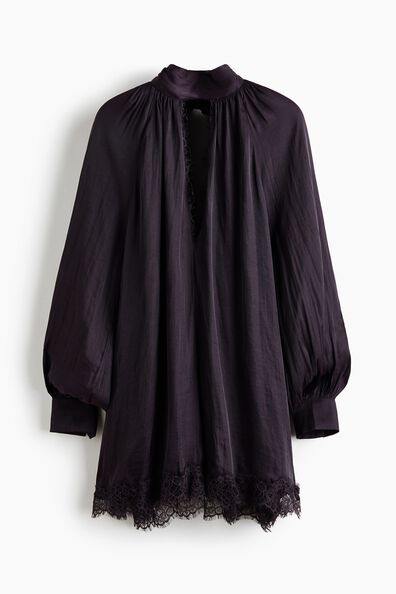 Lace-trimmed balloon-sleeved dress