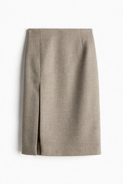 Slit-front skirt