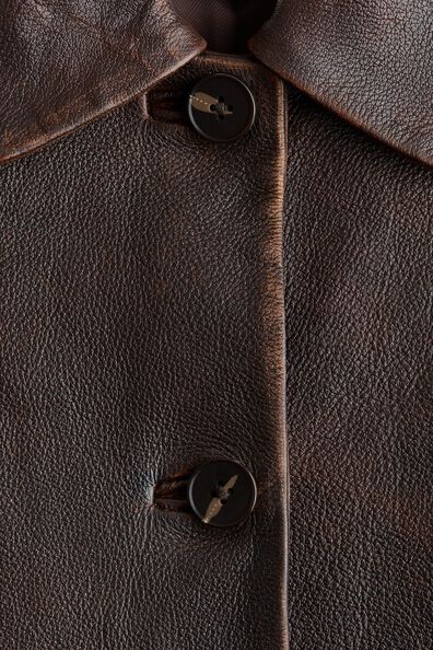 Коричневый