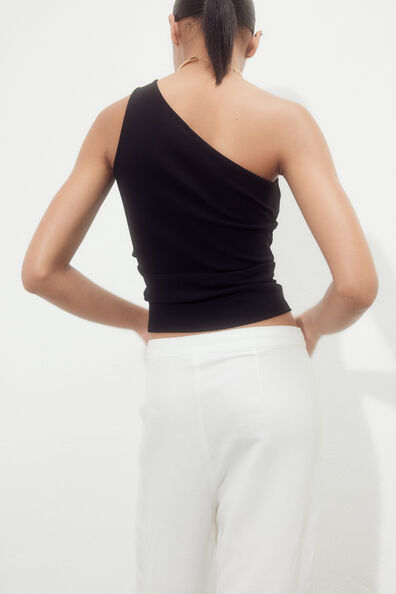 One-shoulder top