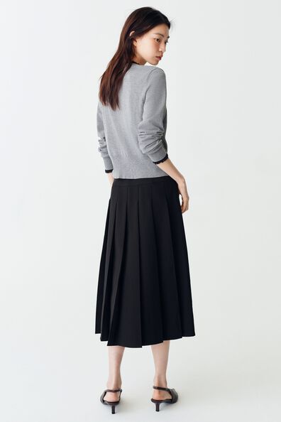 Чёрный