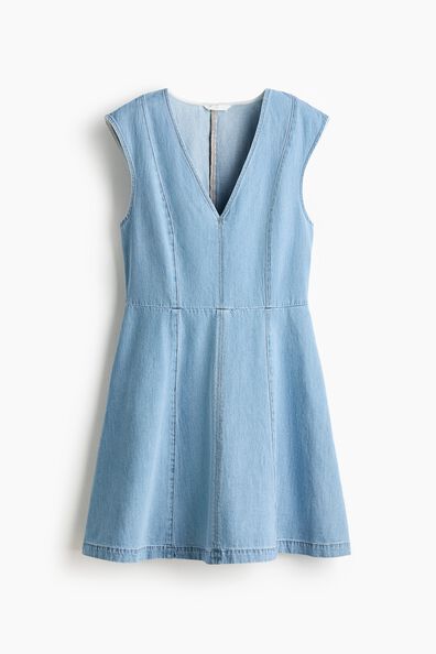 Sleeveless denim dress