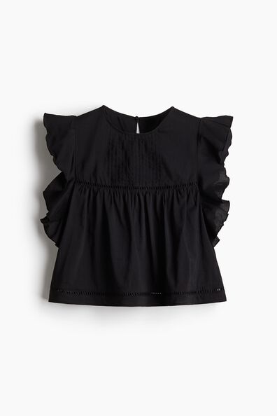 Flutter-sleeved blouse