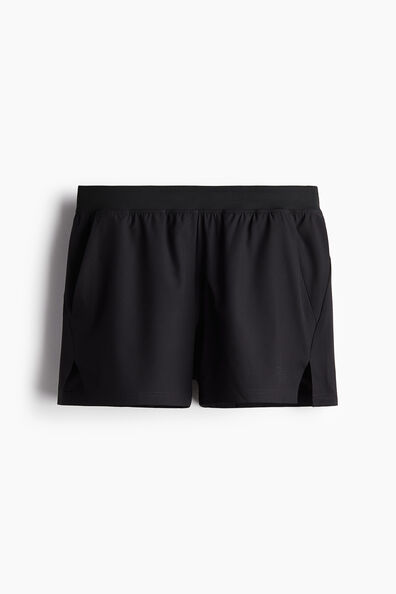 Short sports shorts with DryMove™