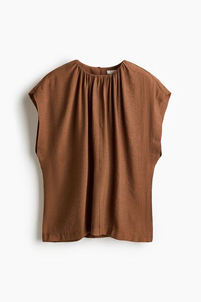 Oversized gathered blouse