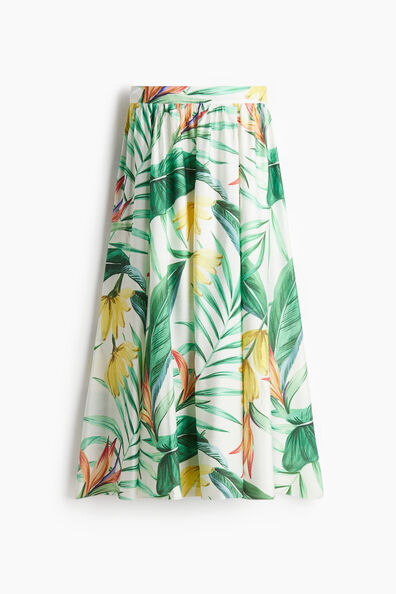 Voluminous maxi skirt