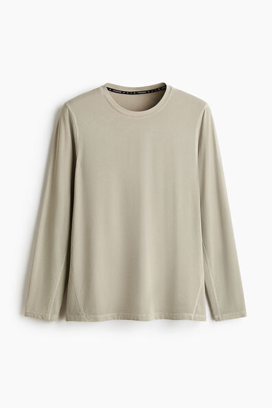 Regular Fit Long-sleeve sports top with DryMove™