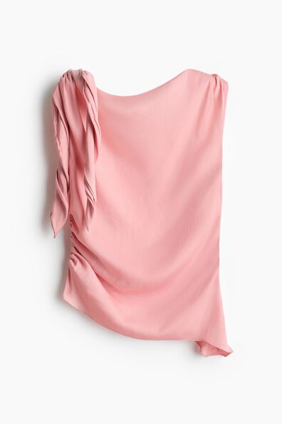 Asymmetric tie-detail top