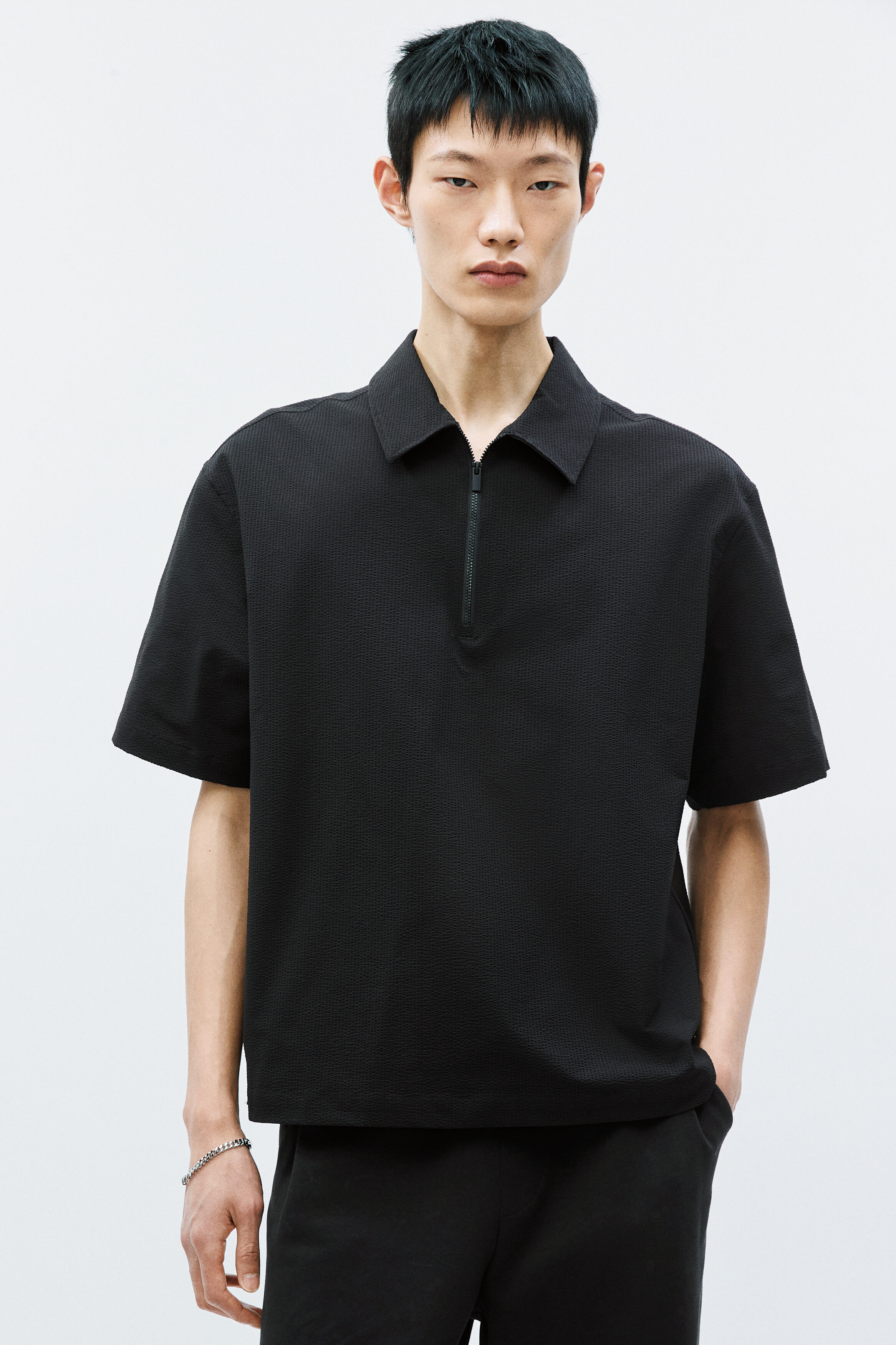 Loose Fit Half-zip seersucker polo shirt
