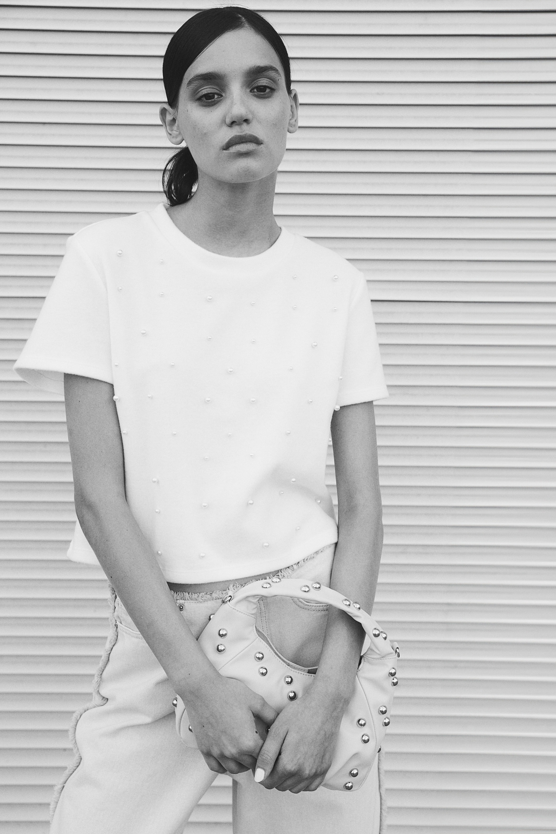 Pearl-Embellished Cotton T-Shirt ★関税込 Embellished Cotton T-Shirt | Pierre Cardin