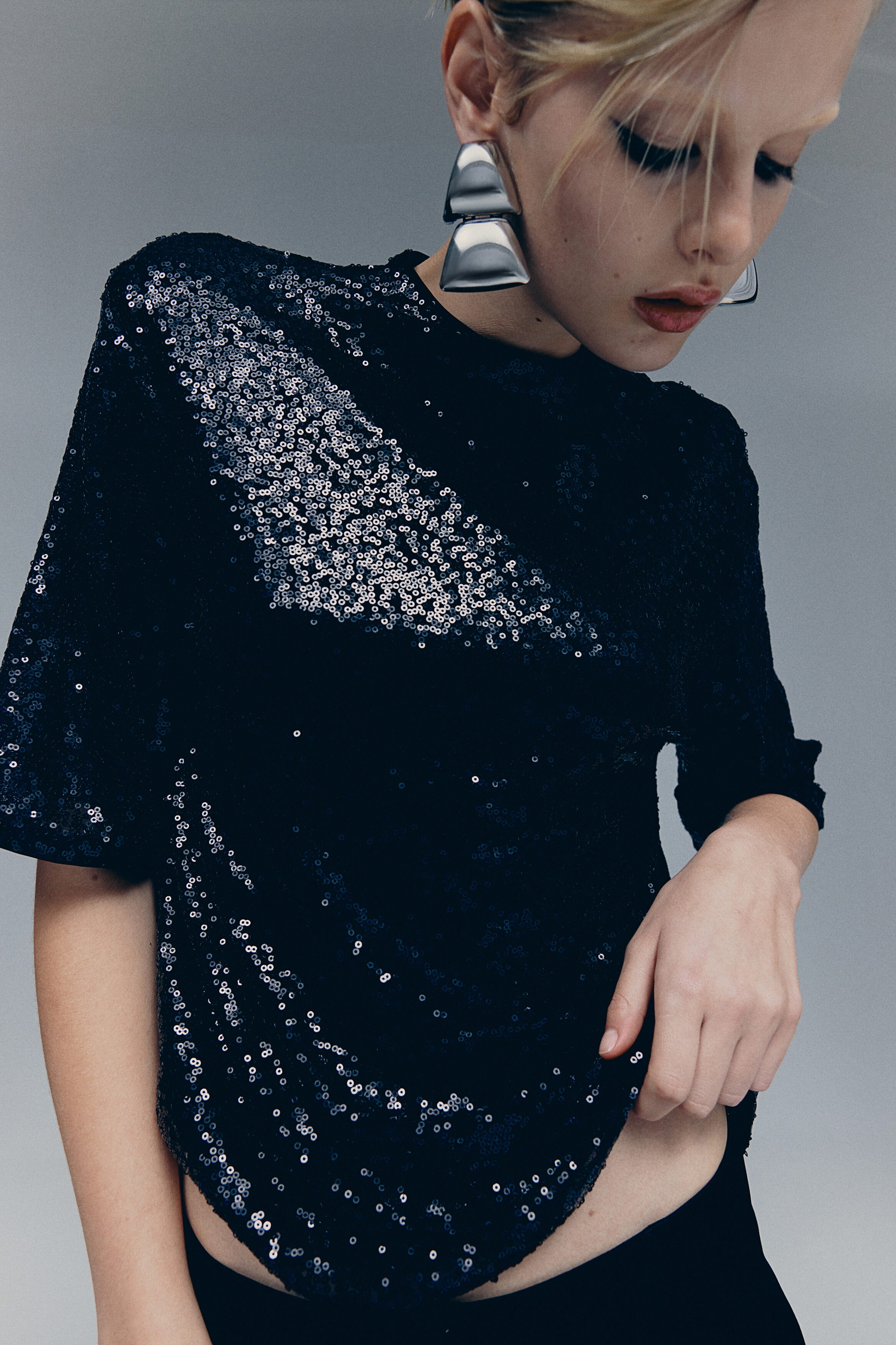 black sequin top size 20
