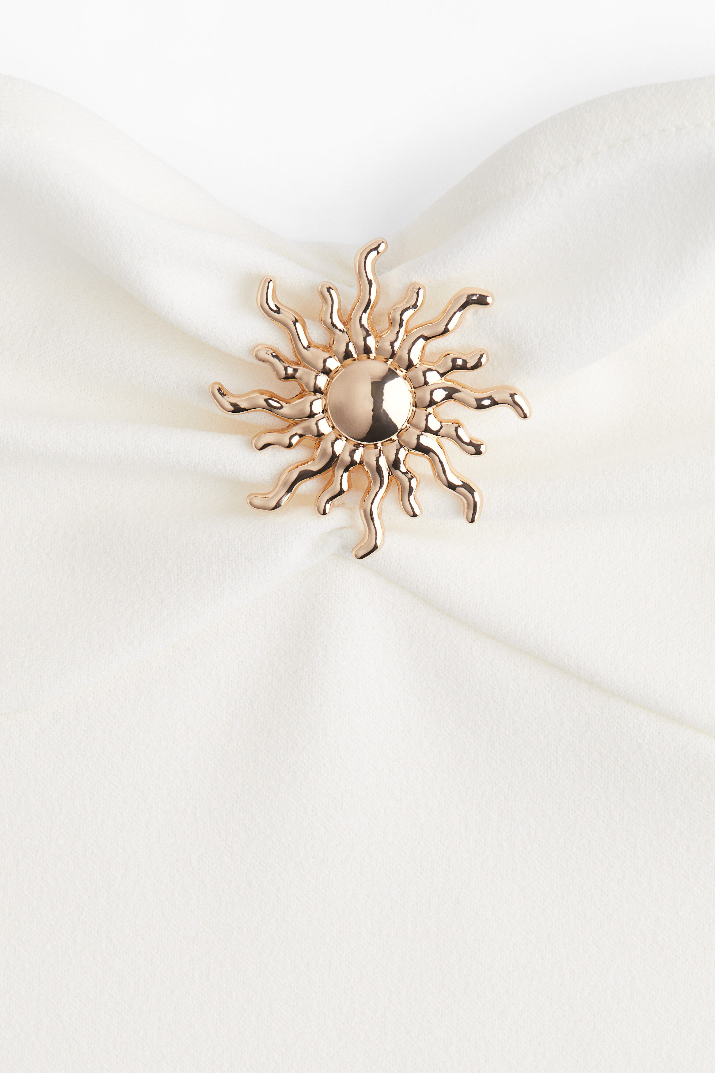 Metal-detail tube top