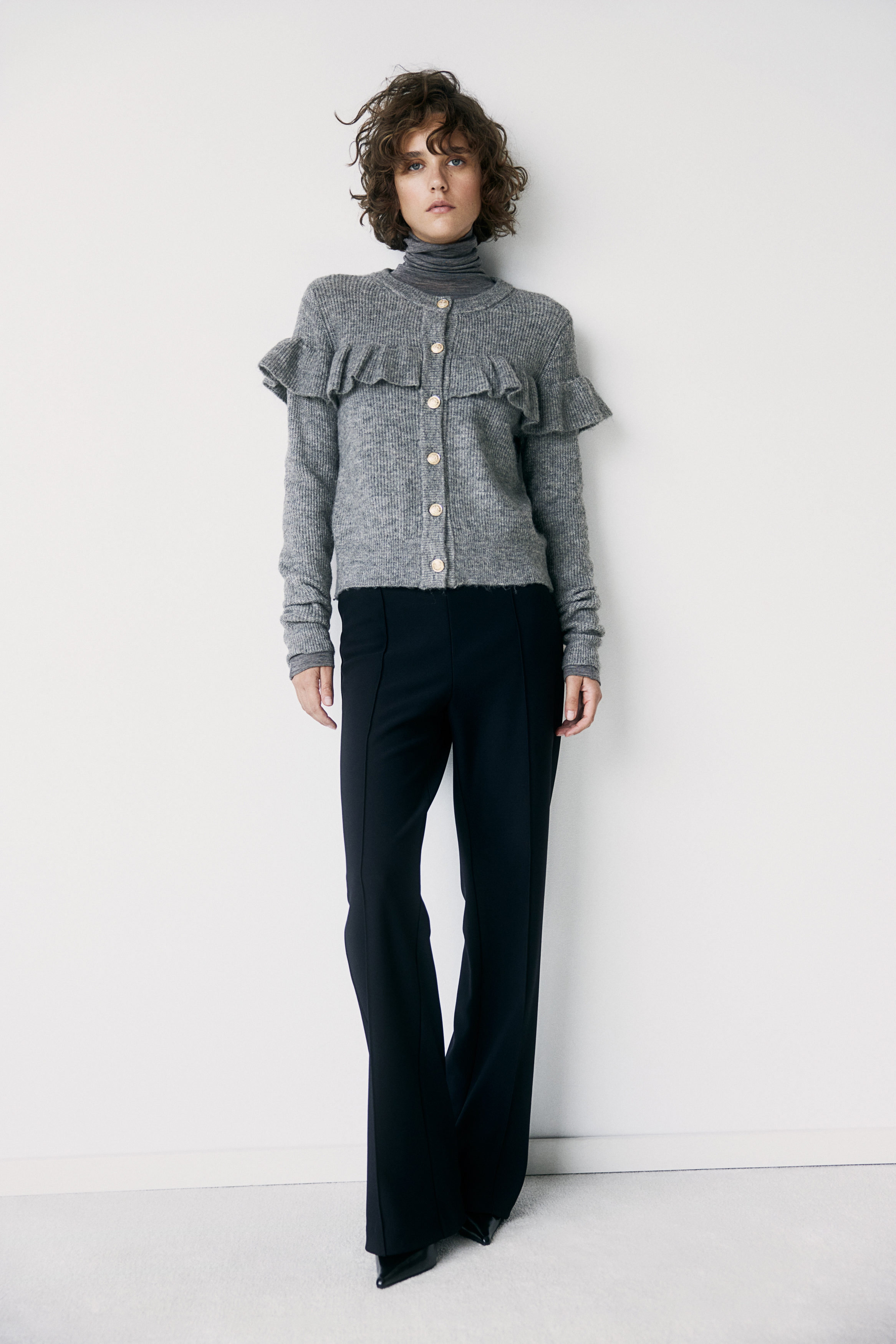 Frill-trimmed rib-knit cardigan