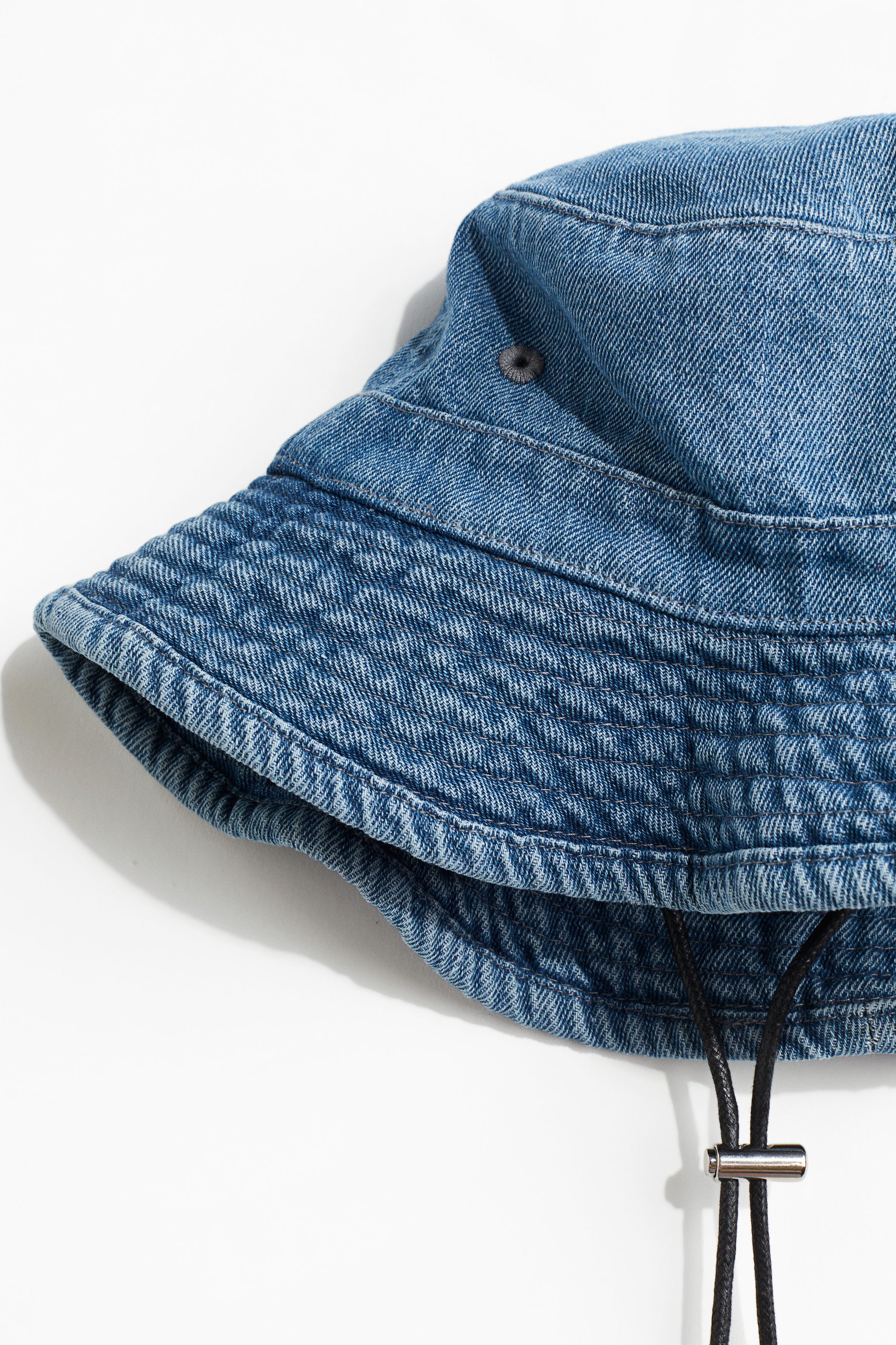 Chin-strap bucket hat