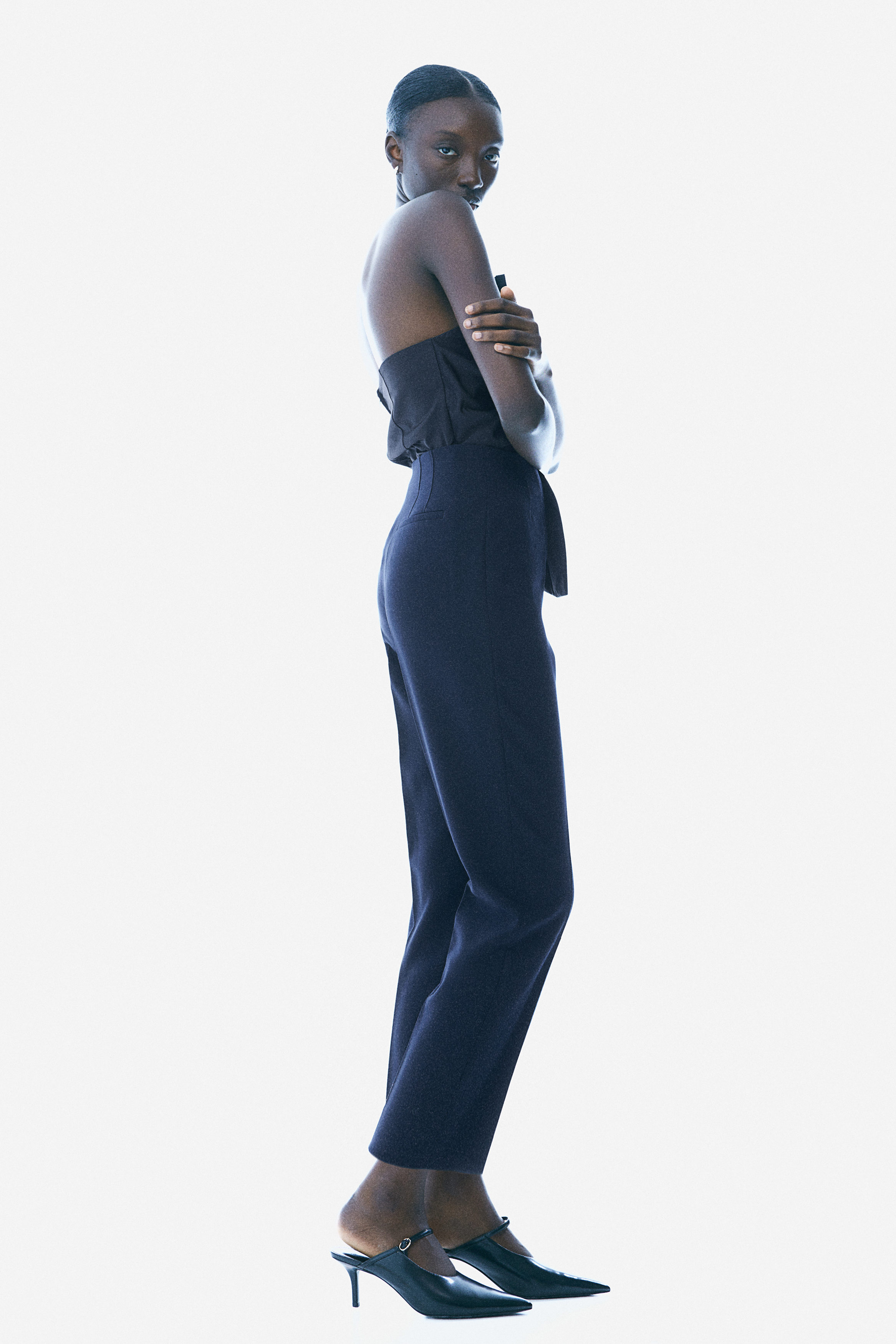 Ankle-length cigarette trousers