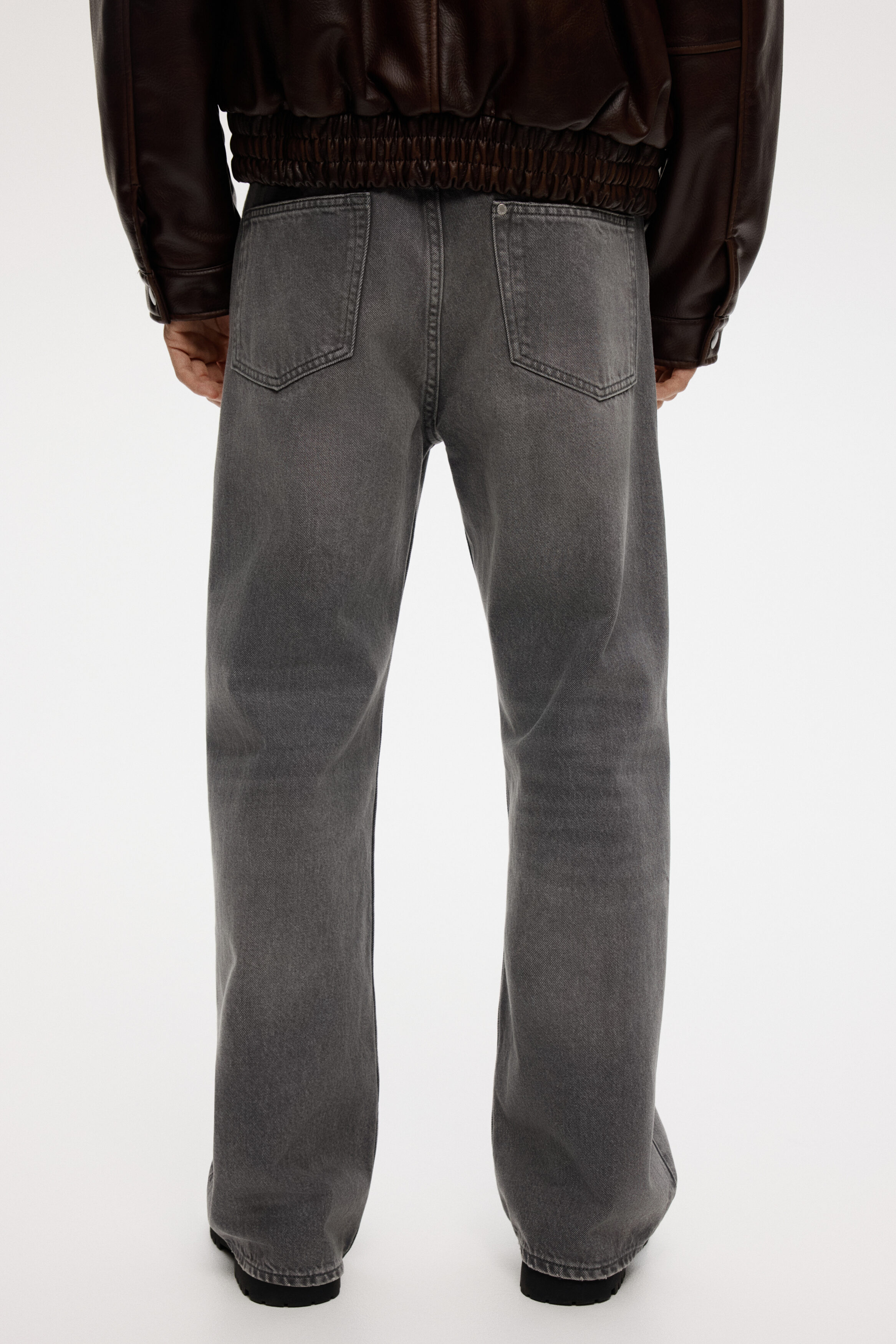 Loose Straight Jeans
