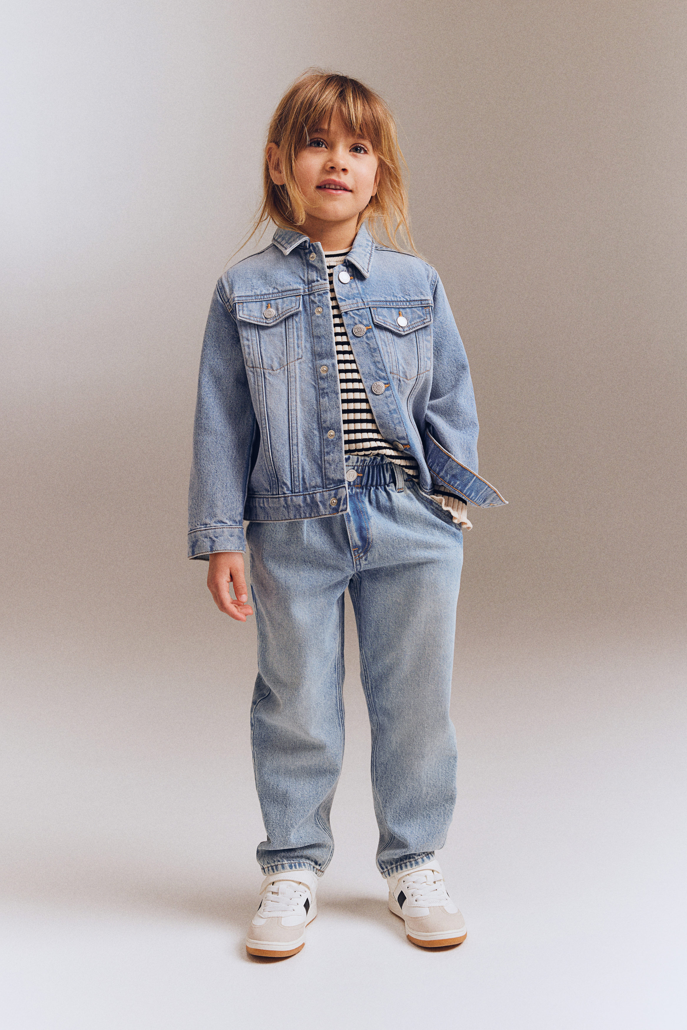 Relaxed paper bag jeans