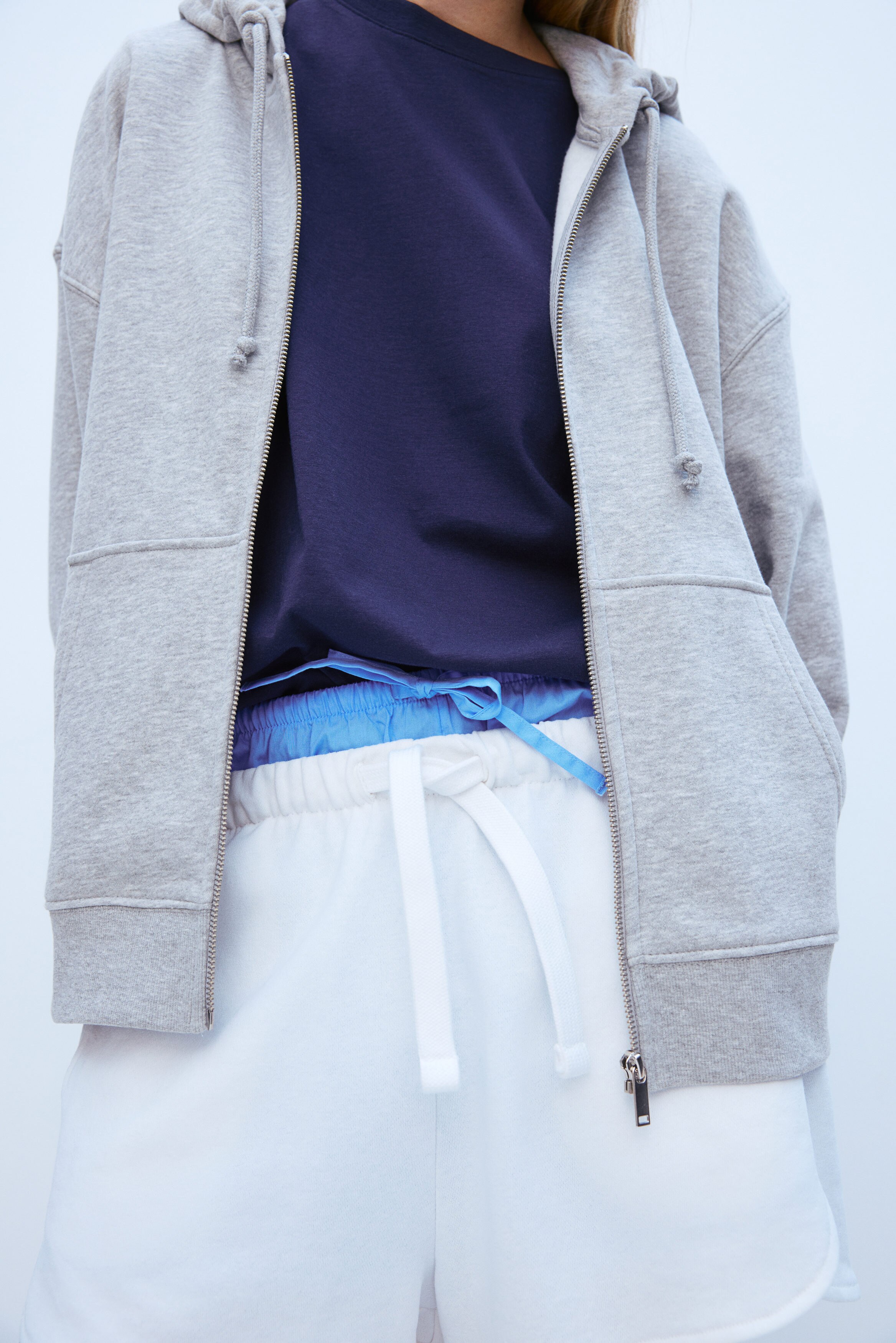 美品✨セオリー SHEER COTTON2 ZIP HOODIE ブルー S 美品✨セオリー SHEER COTTON2 ZIP HOODIE ブルー S - メルカリ