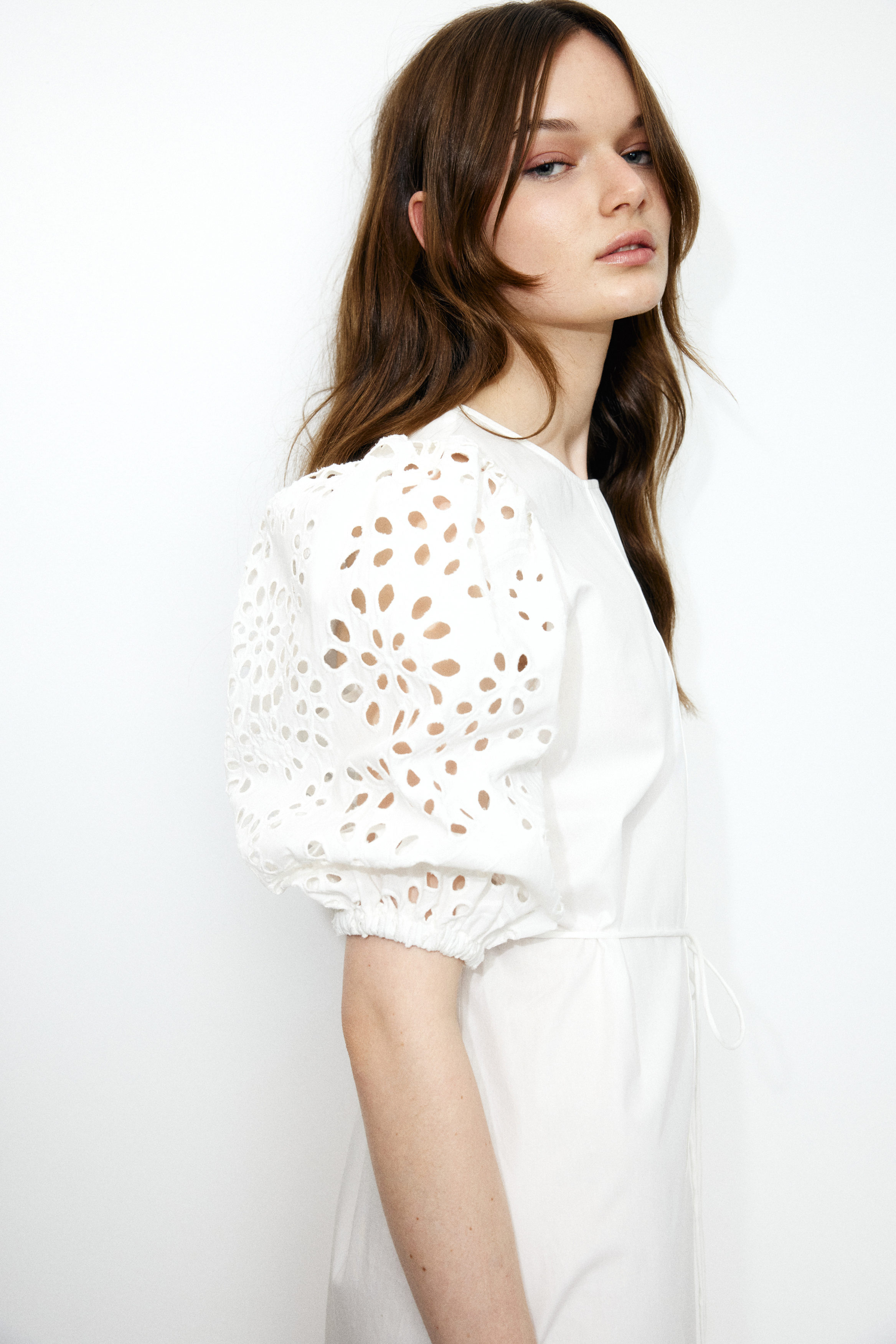 パーティードレス Alyss Broderie Anglaise Dress fzz15200_white_xl?w=537&qlt=