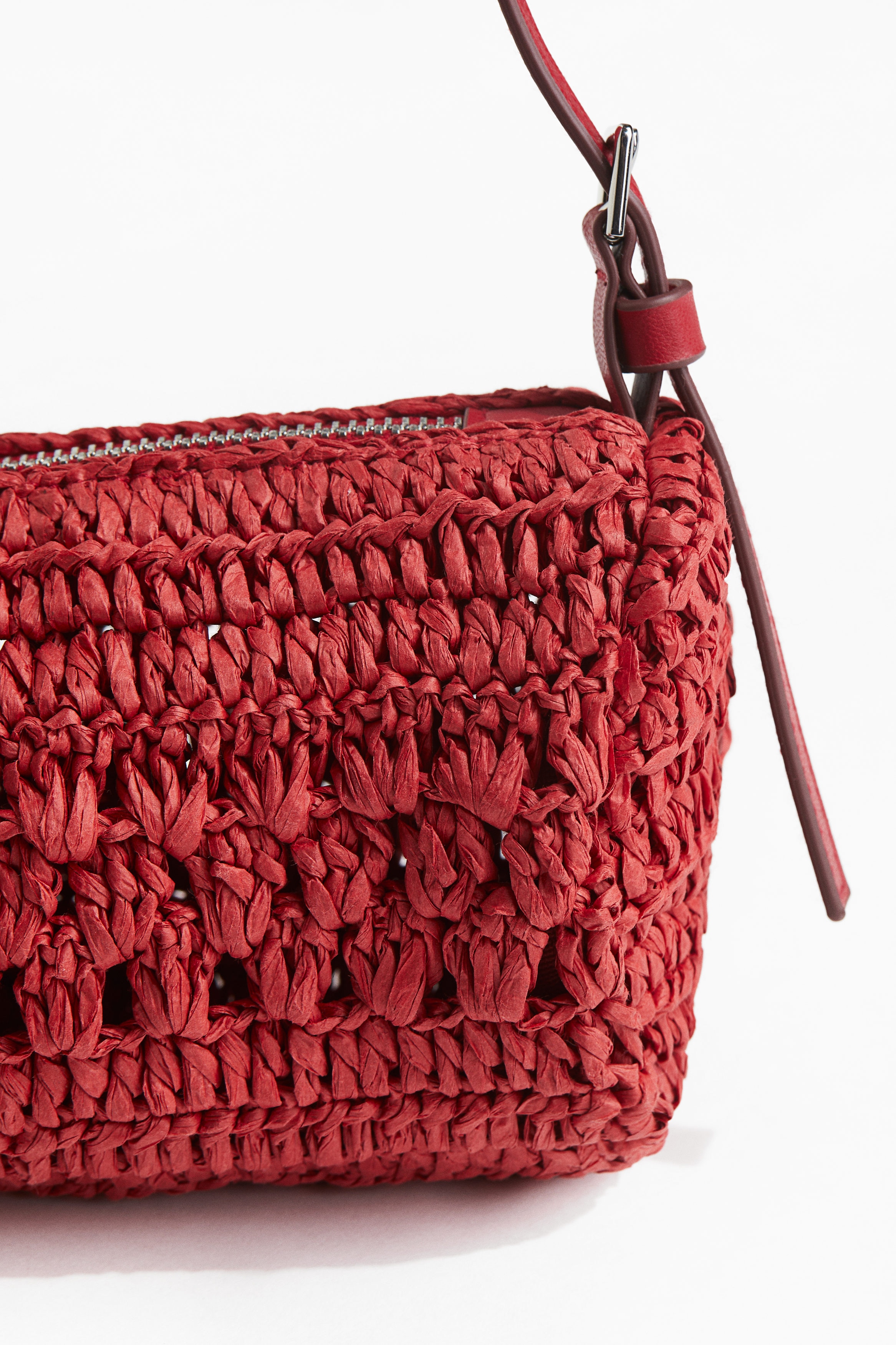 Straw shoulder bag