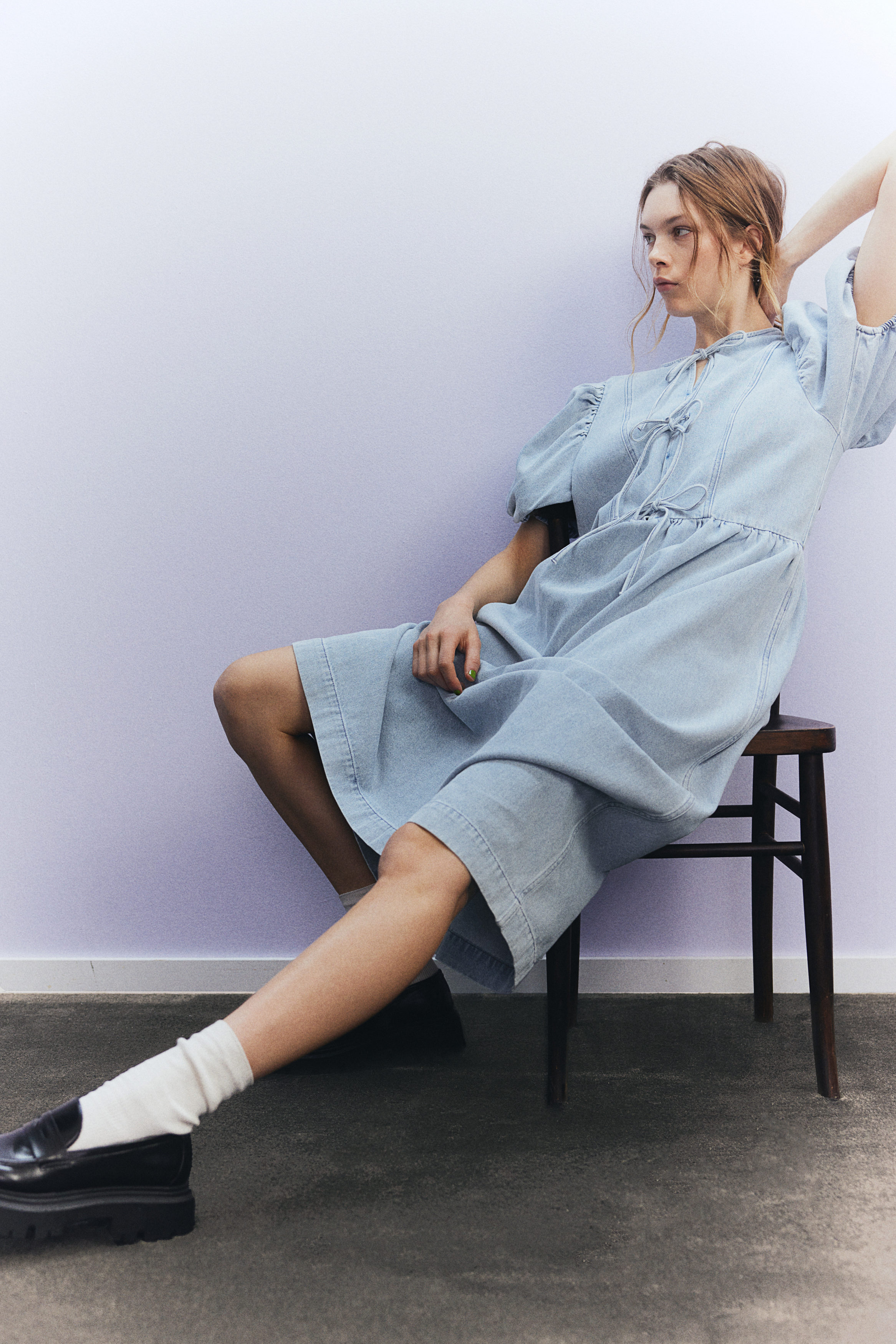 Puff-sleeved denim dress