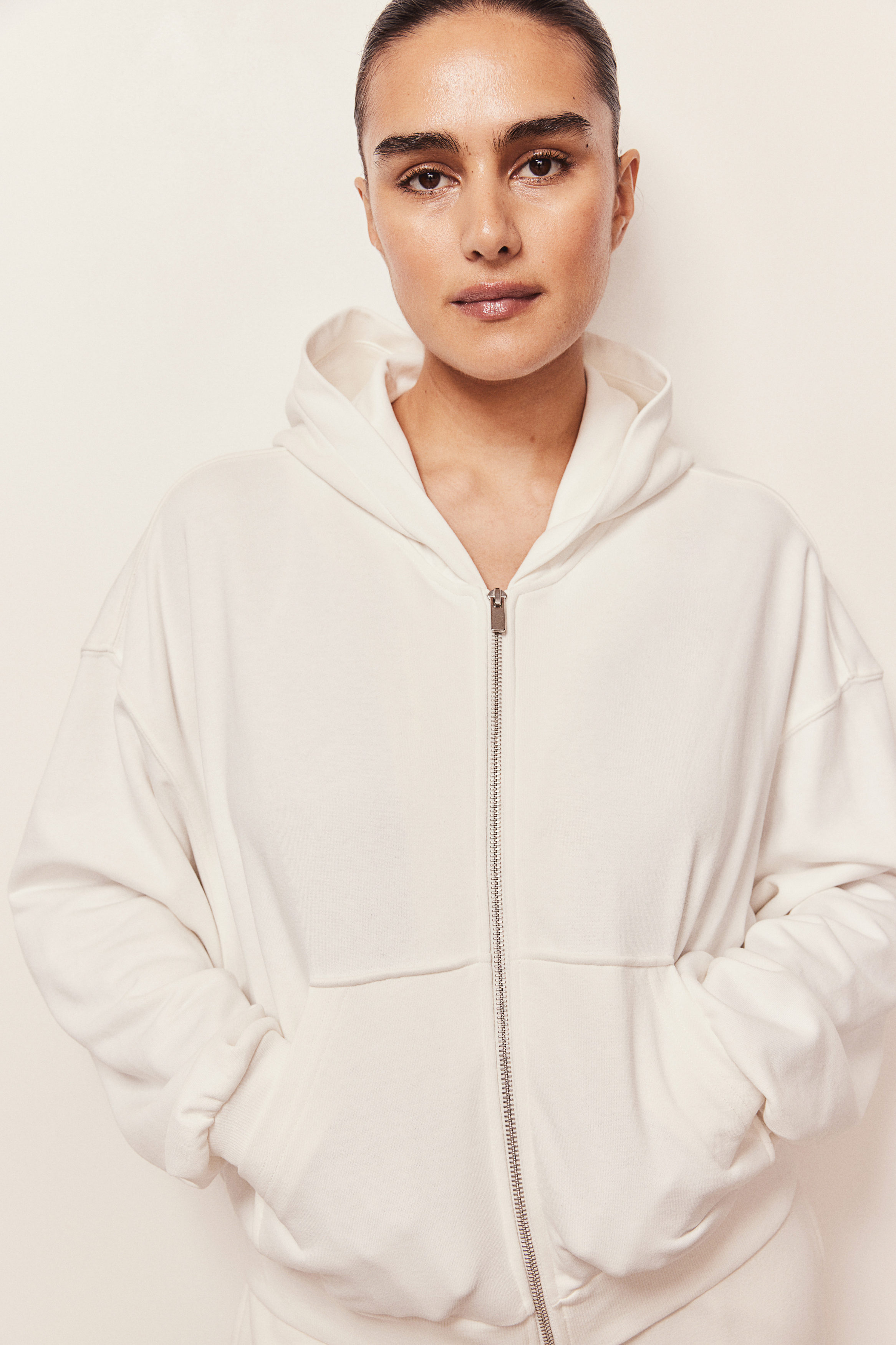 【未開封】Nessie Hoodie Long Tee (Cream) ずとまよ Nessie Hoodie Long Tee (Cream) - ZUTOMAYO MART