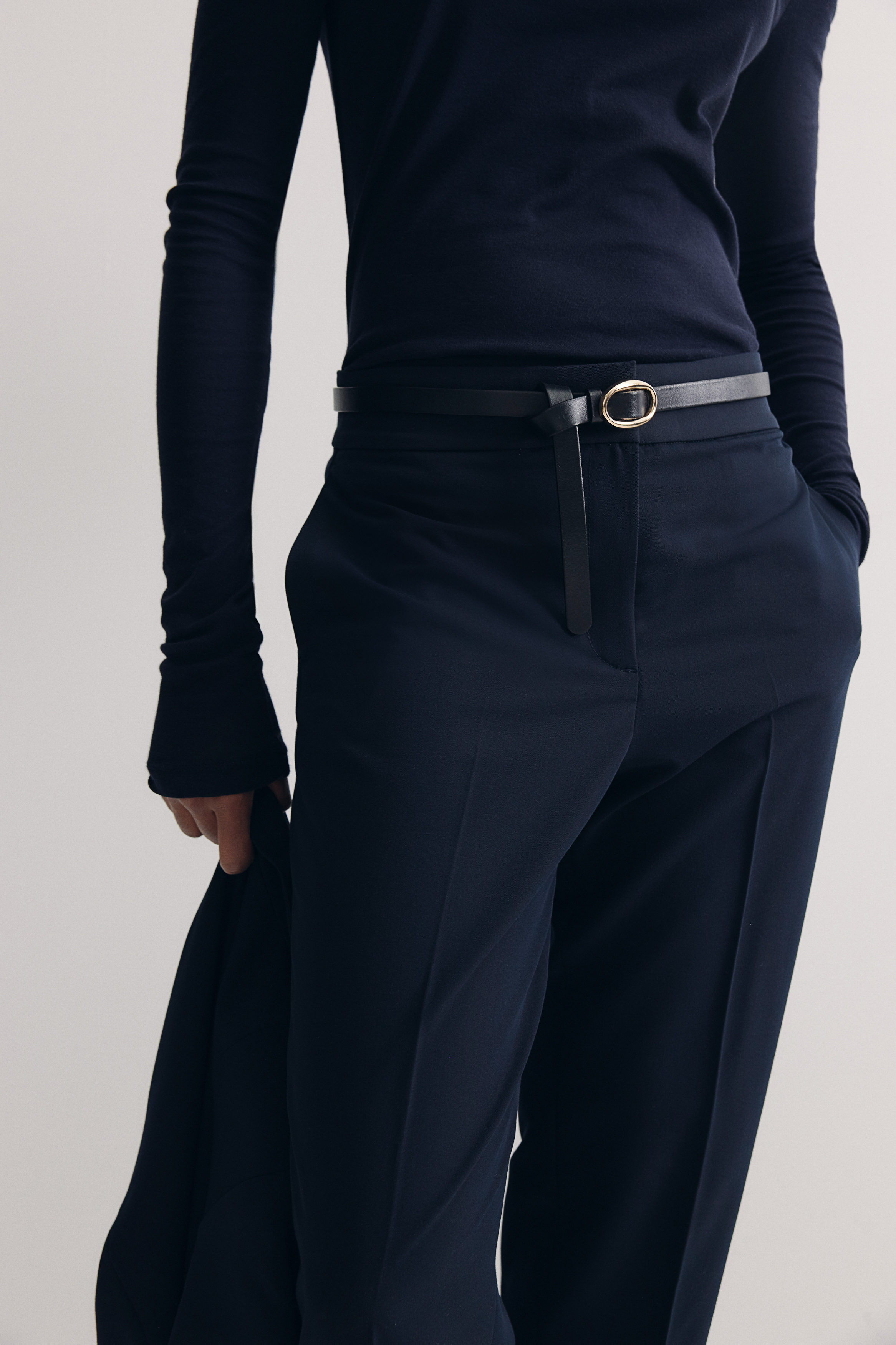 Ankle-length cigarette trousers