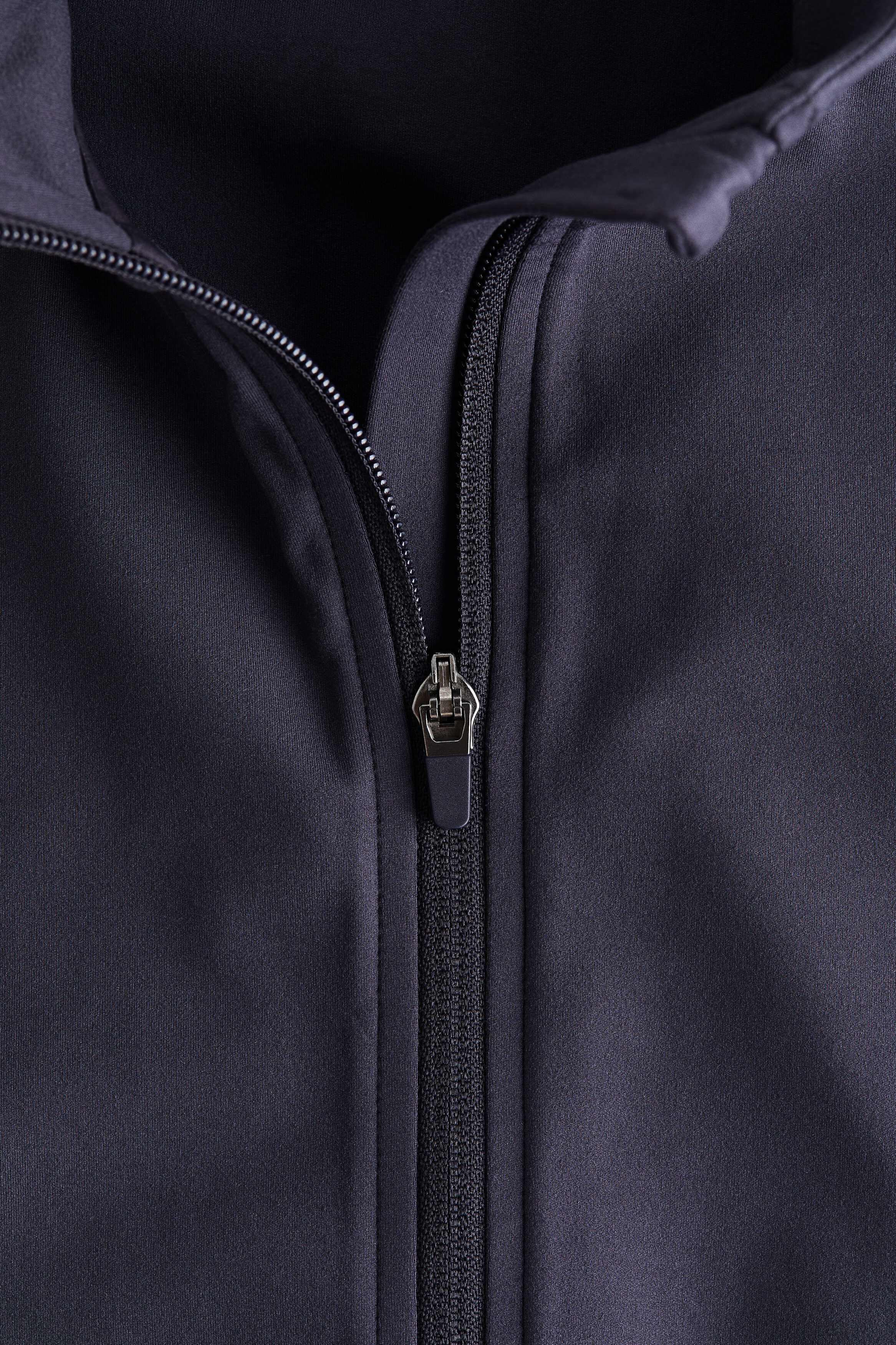 Zip-through sports jacket with SoftMove™