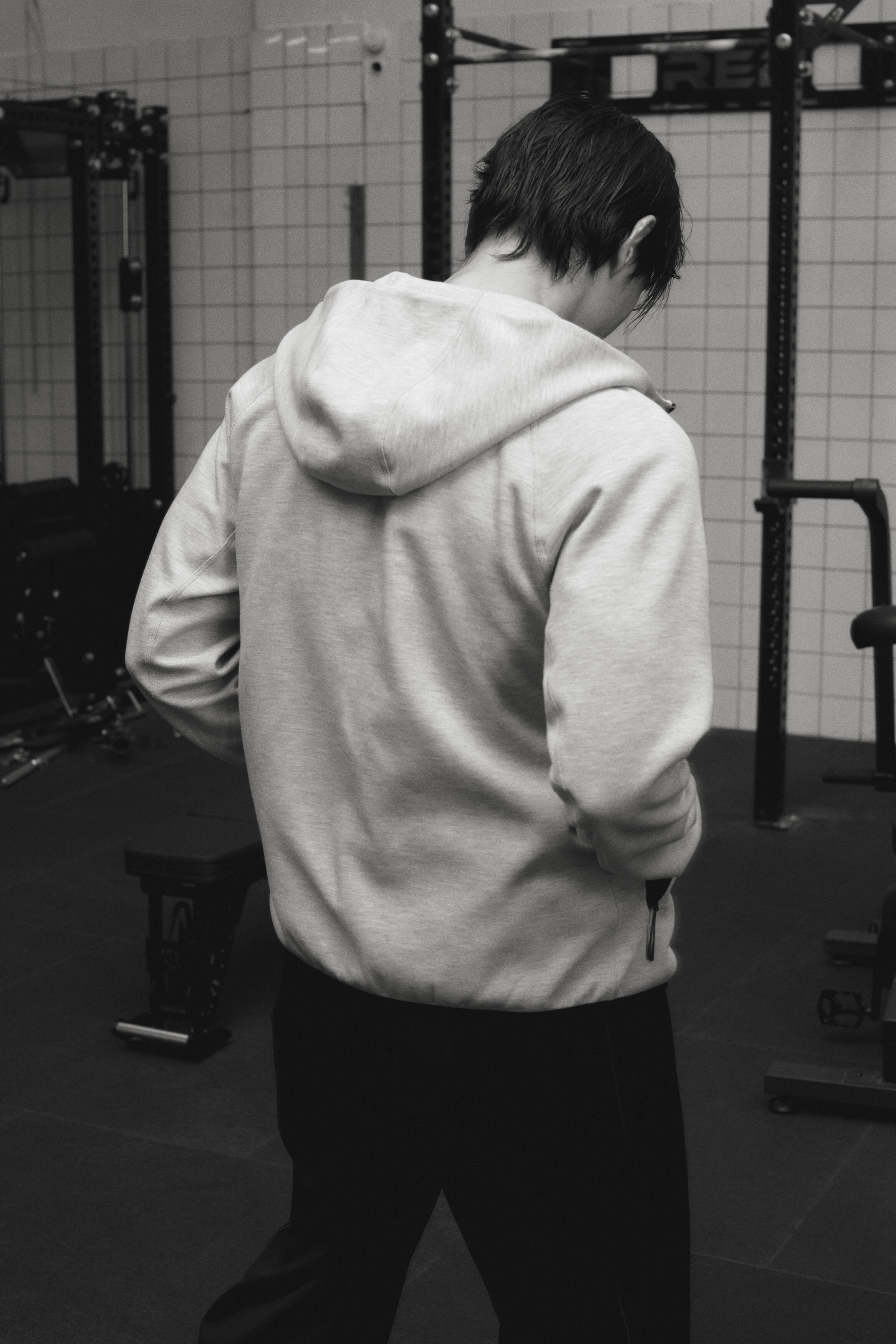 【H&amp;M】DryMove パイピングディテールフーデッドスポ オーバーサイズフィット スポーツフーデッドトップス DryMove