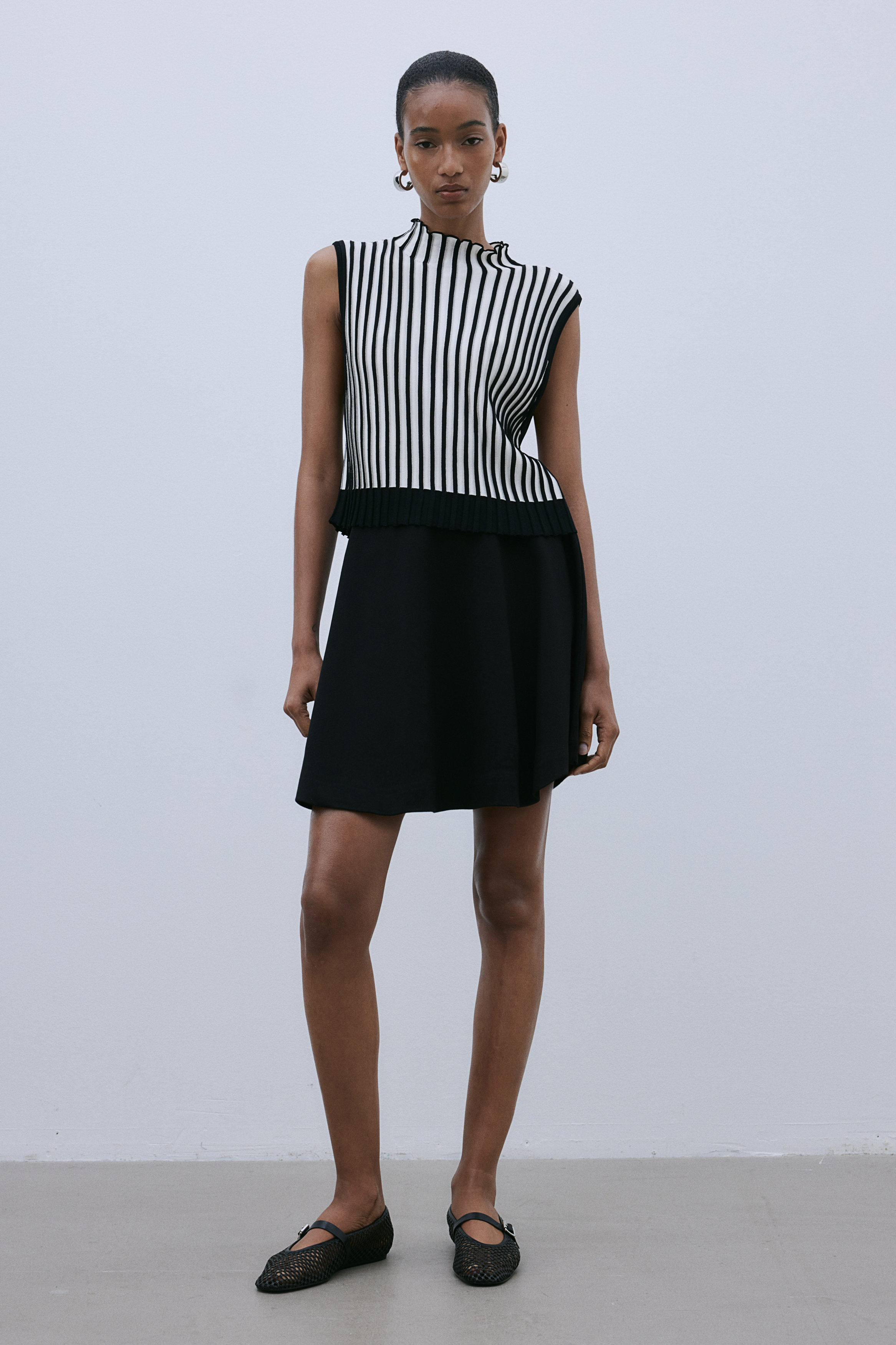 【関税&送料込】Ami Black Polyester Skirt PopCouture Womens Mini High Waisted Flared Skater Skirt