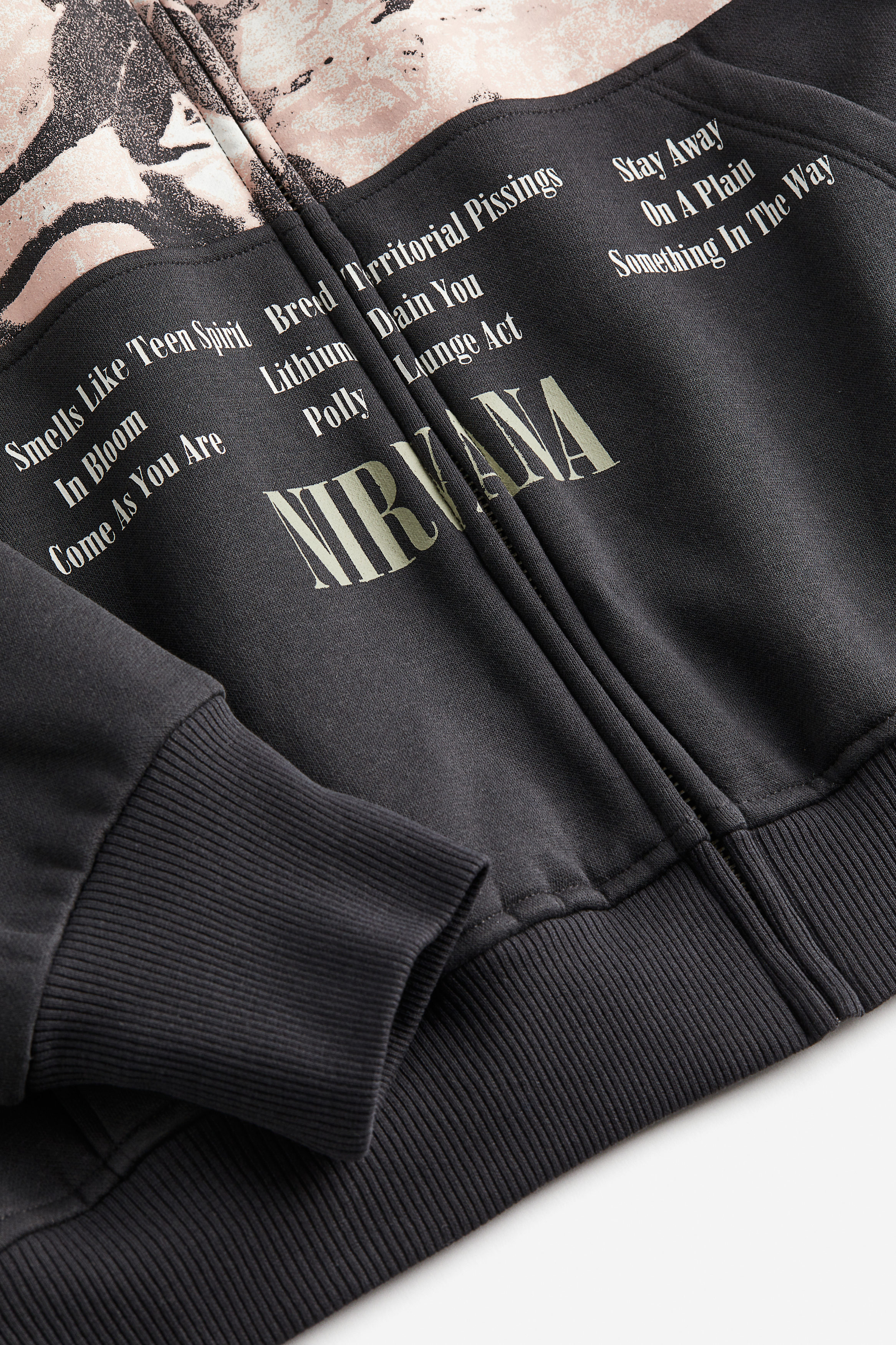 【boohoo】NIRVANA オーバーサイズ プリント パーカー Nirvana Back Print Licensed Hoodie | boohoo