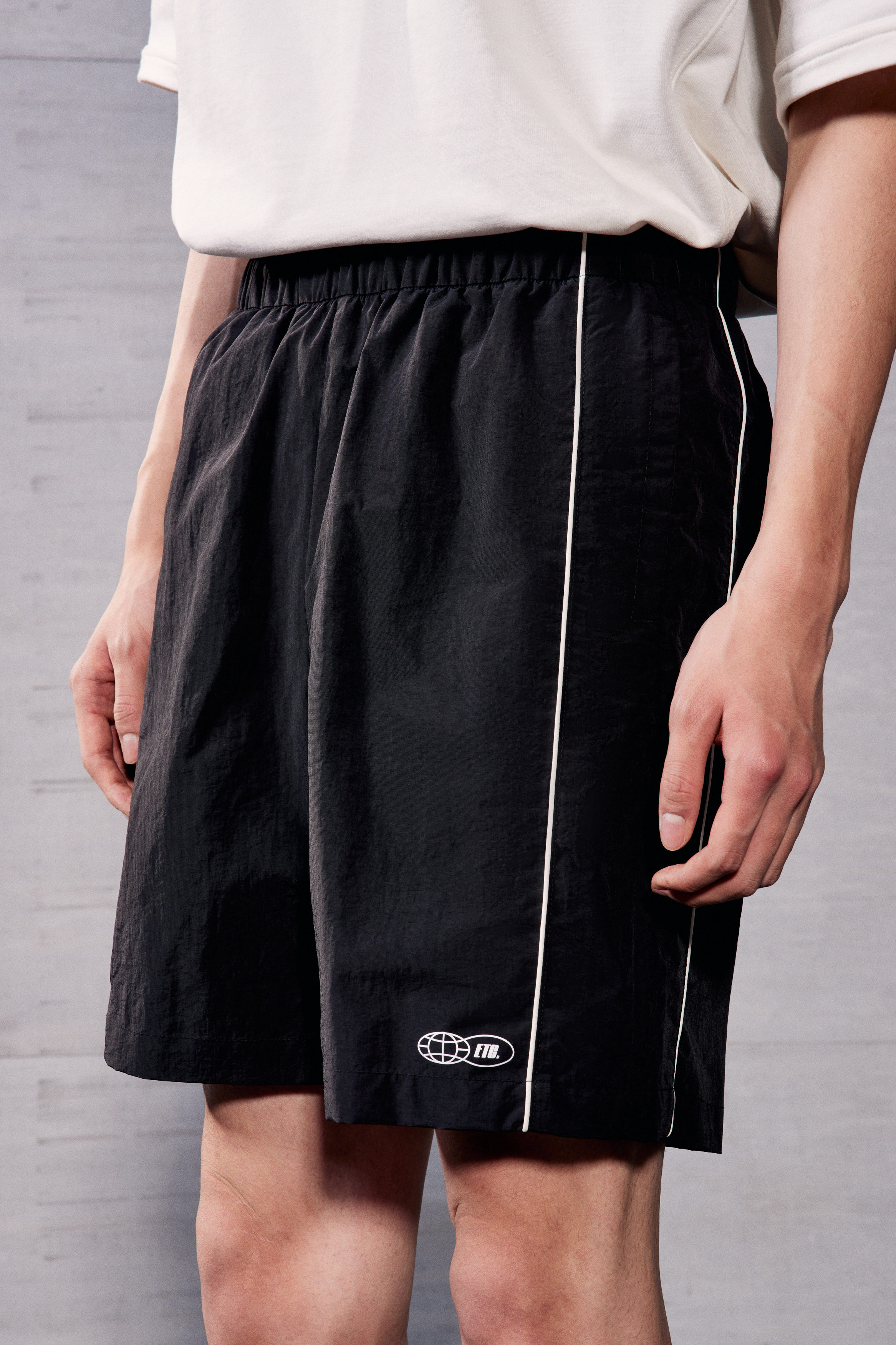 ALOUND TWOTUCK BELTED NYLON SHORTS Mサイズ ALOUND TWOTUCK BELTED NYLON SHORTS Mサイズ Mサイズ ALOUND TWOTUCK