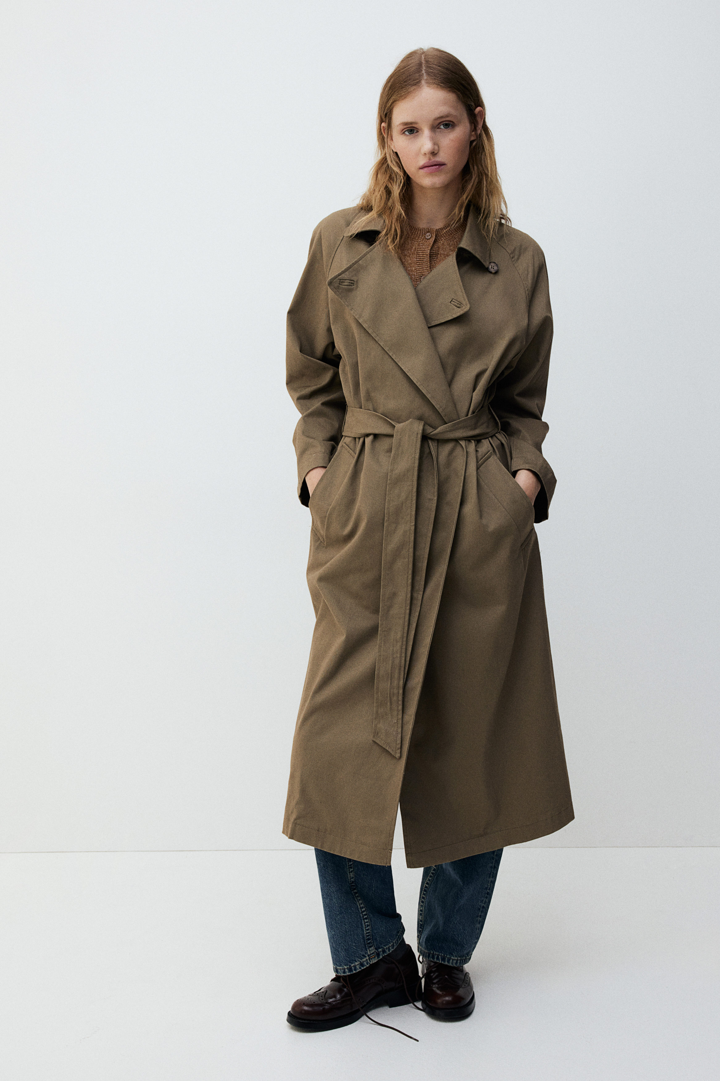 Shoulder-pad trench coat