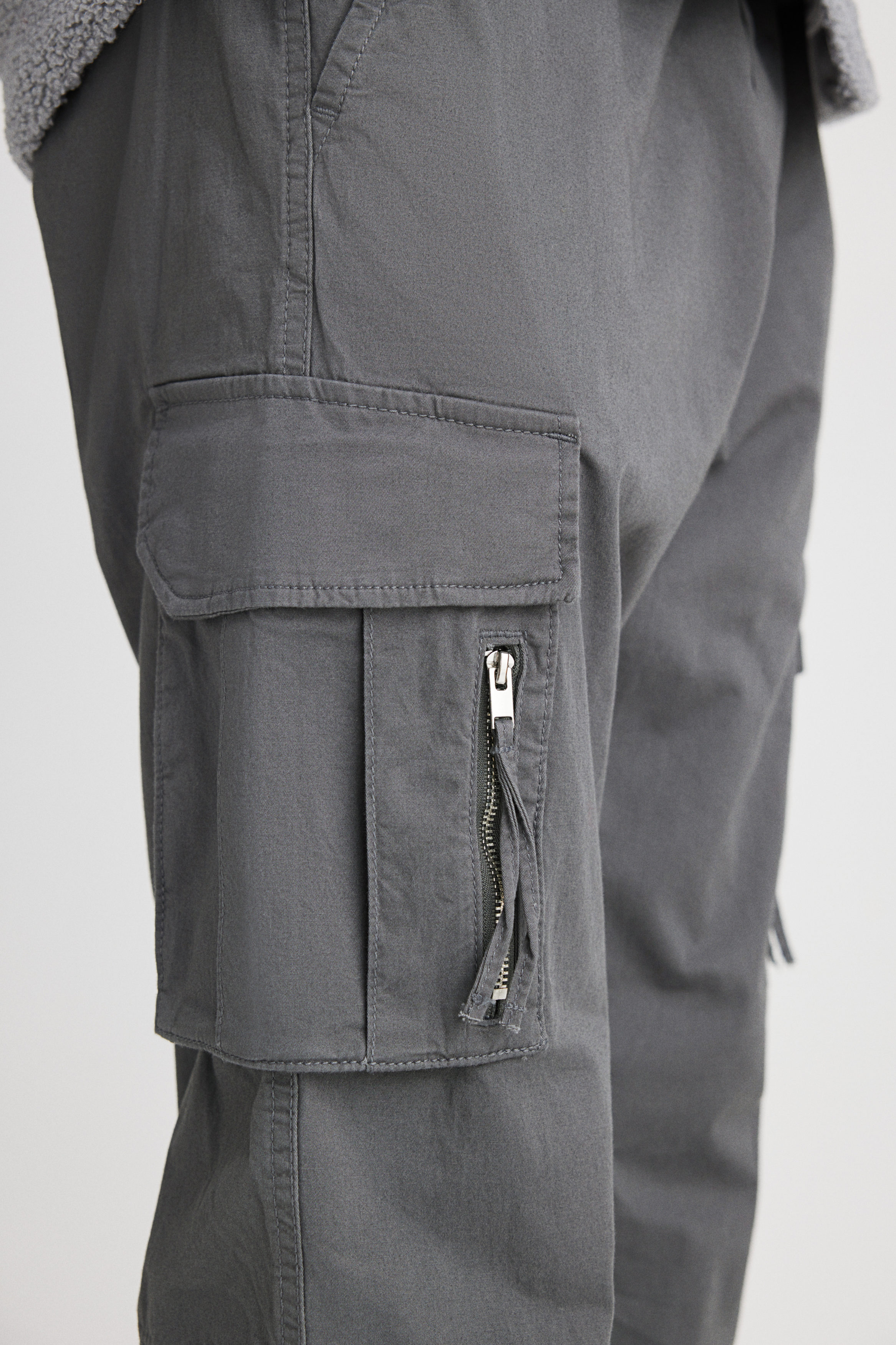 Slim Fit Cargo trousers