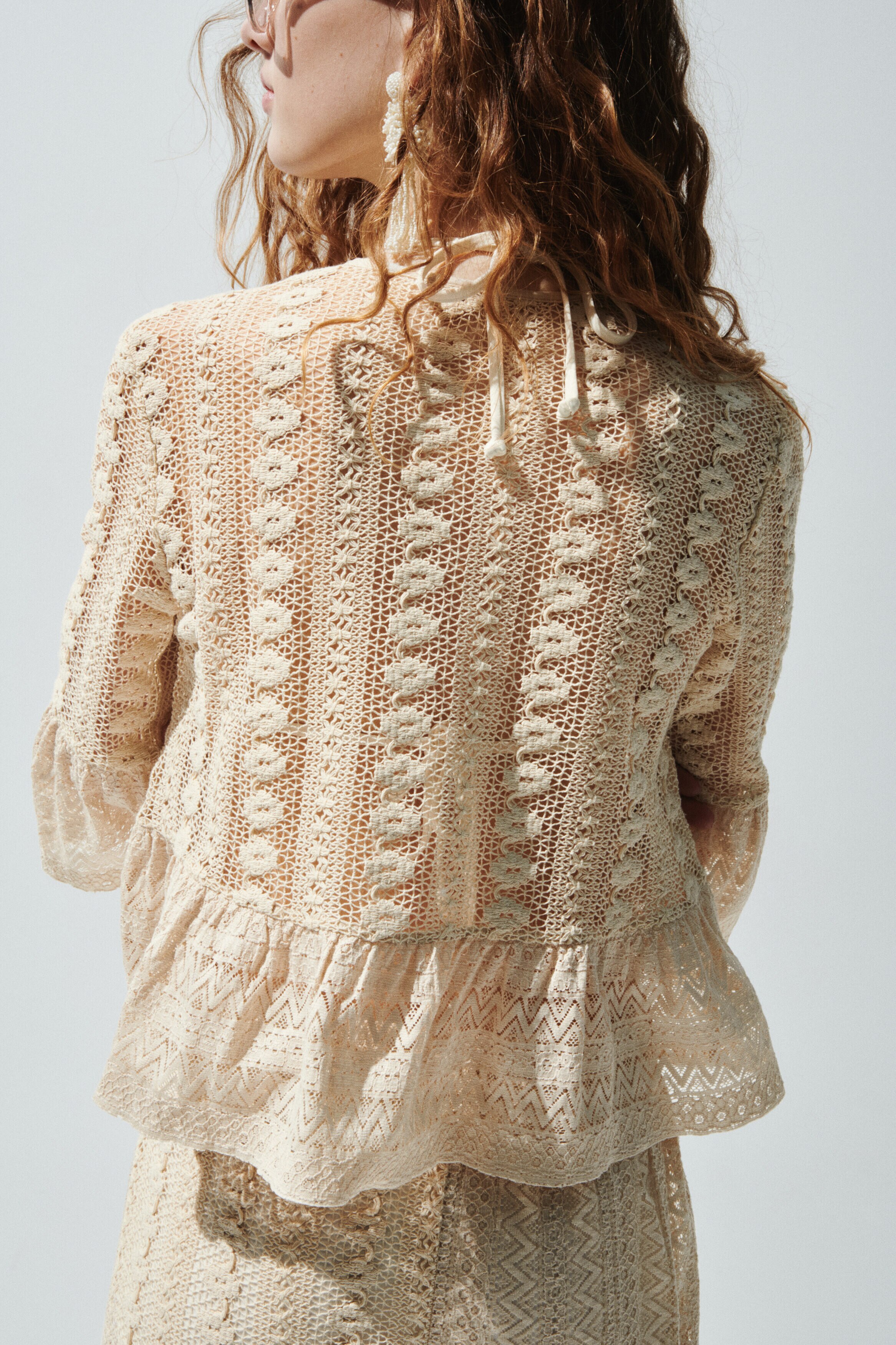 TOPS andmary Alison frill tops beige