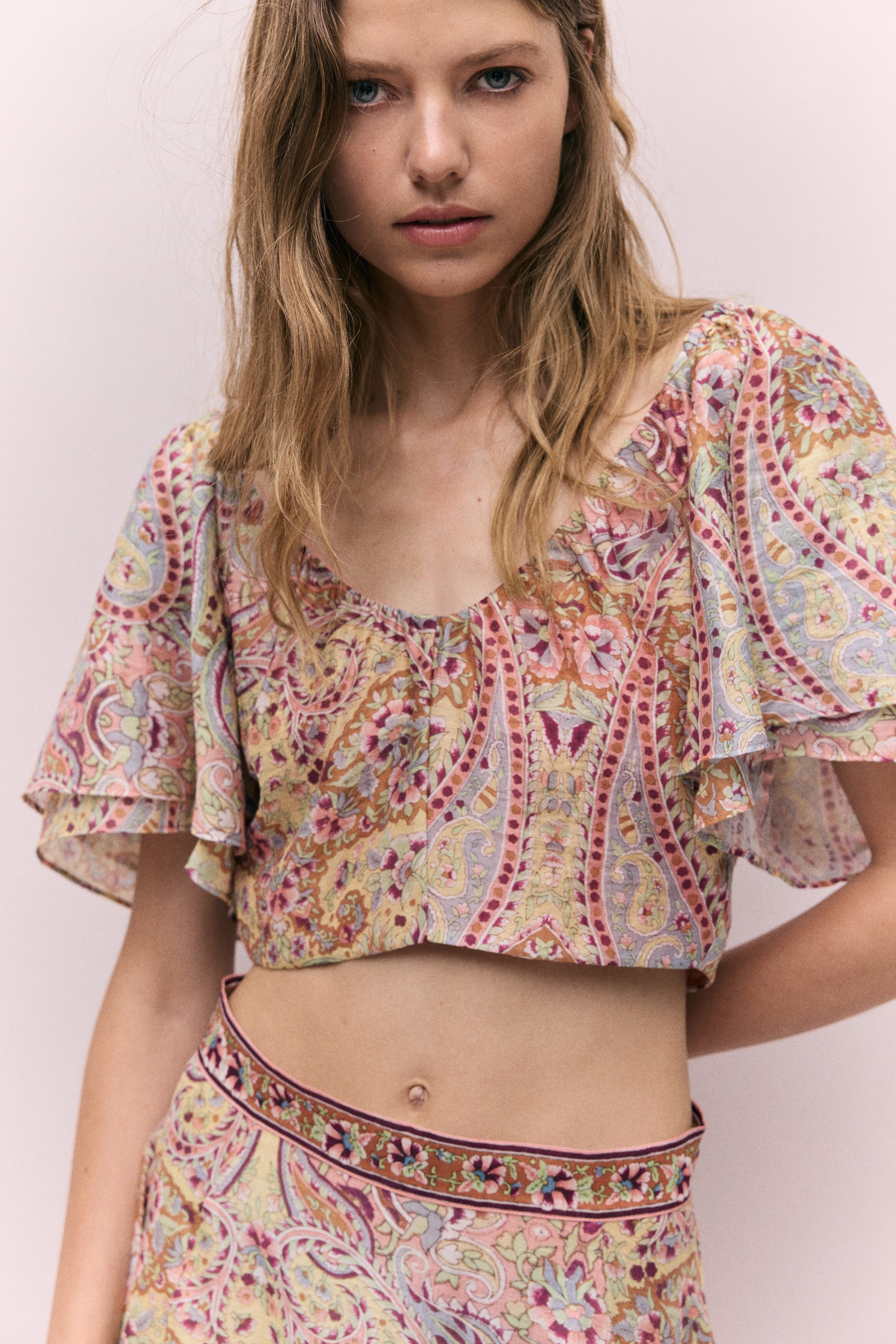 HYKE Linen cropped top ベスト CROPPE TOP HYKE(ハイク)LINEN CROPPED TOP リネンベスト - メルカリ