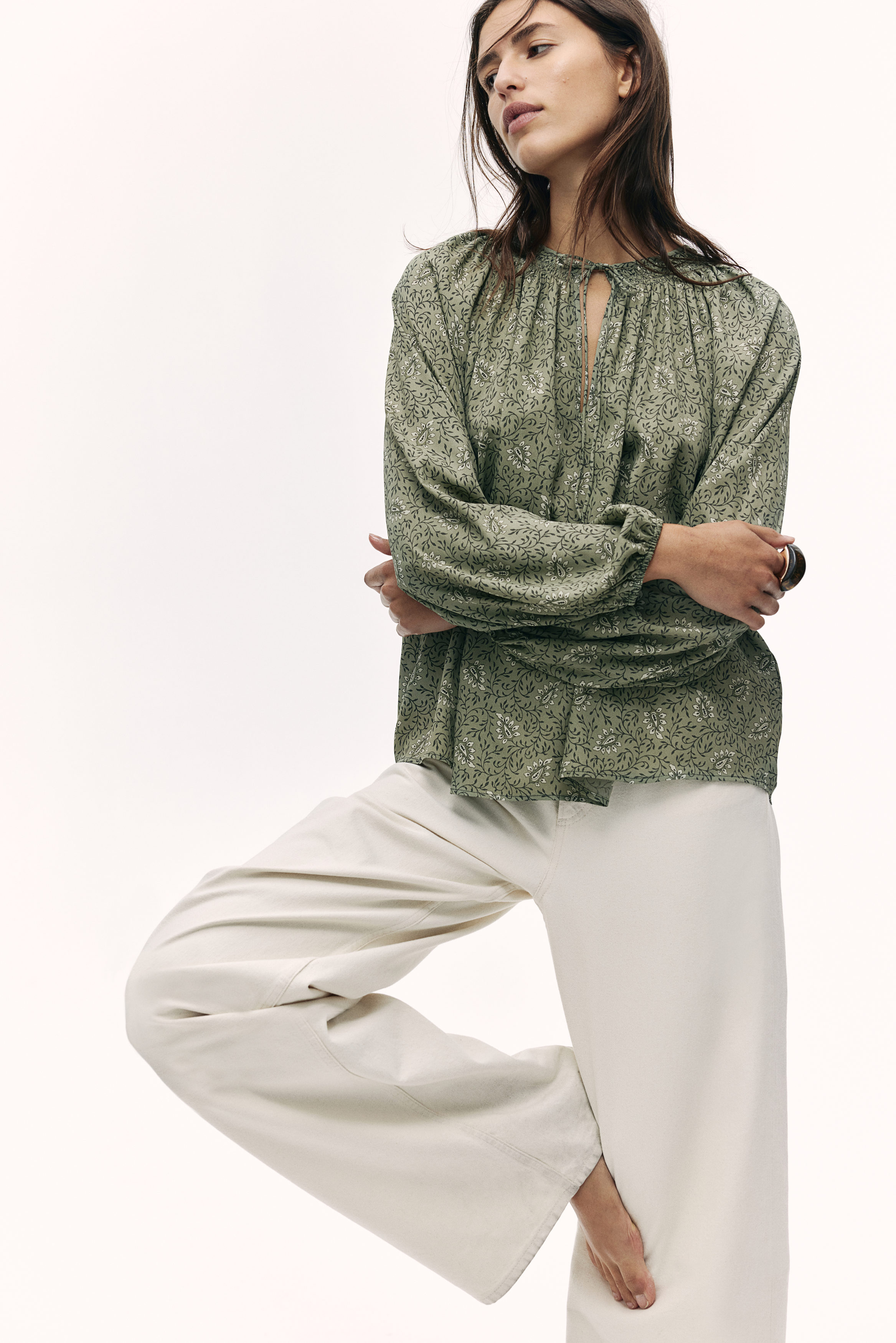 マガシーク MAGASEEK French sleeve blouse （グリーン） マガシーク MAGASEEK French sleeve blouse （グリーン