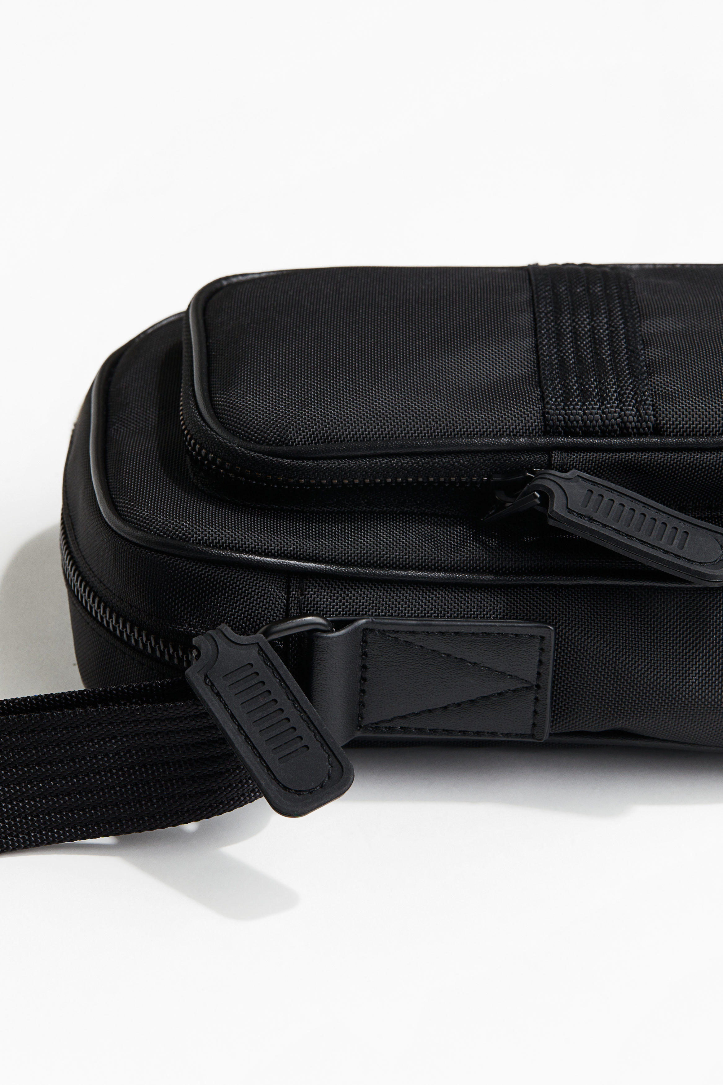 Small shoulder bag